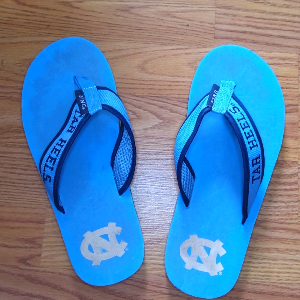 UNC Tar heels flip-flops